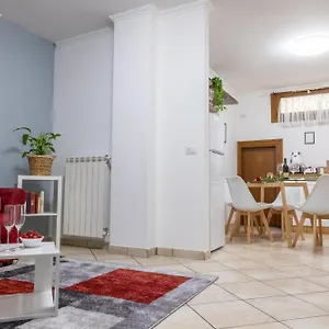 Appartamento 20 Min Aeroporto Fco - Casa Tranquilla Con Parcheggio Esterno Gratuito, Acilia